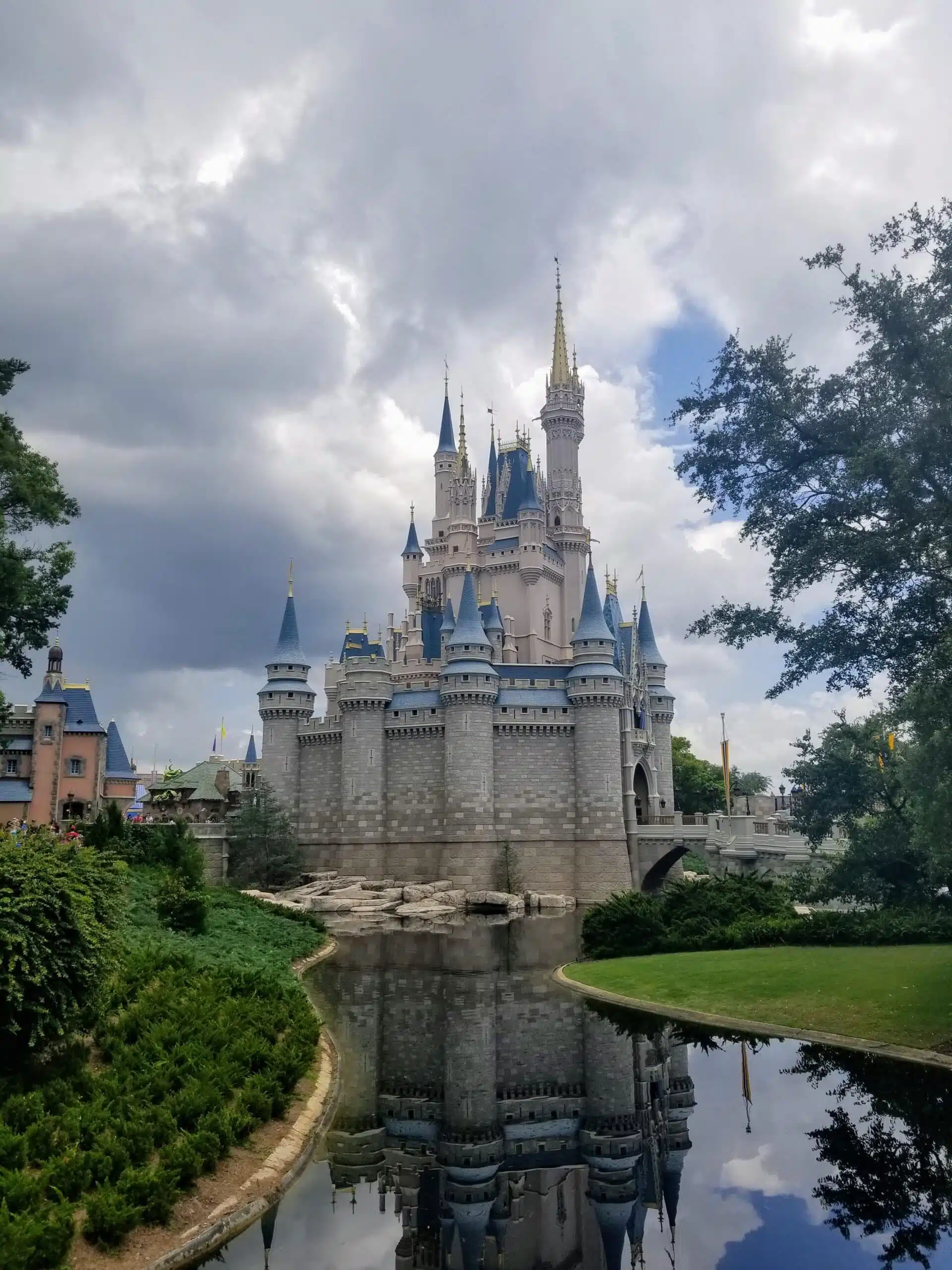 picture of Disney castle