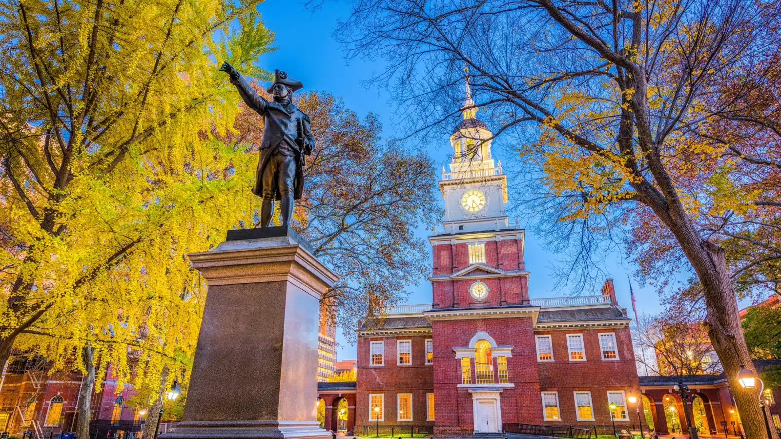 Monument outside of Independence Hall in Philadelphia to represent the best things to do in Pennsylvania.