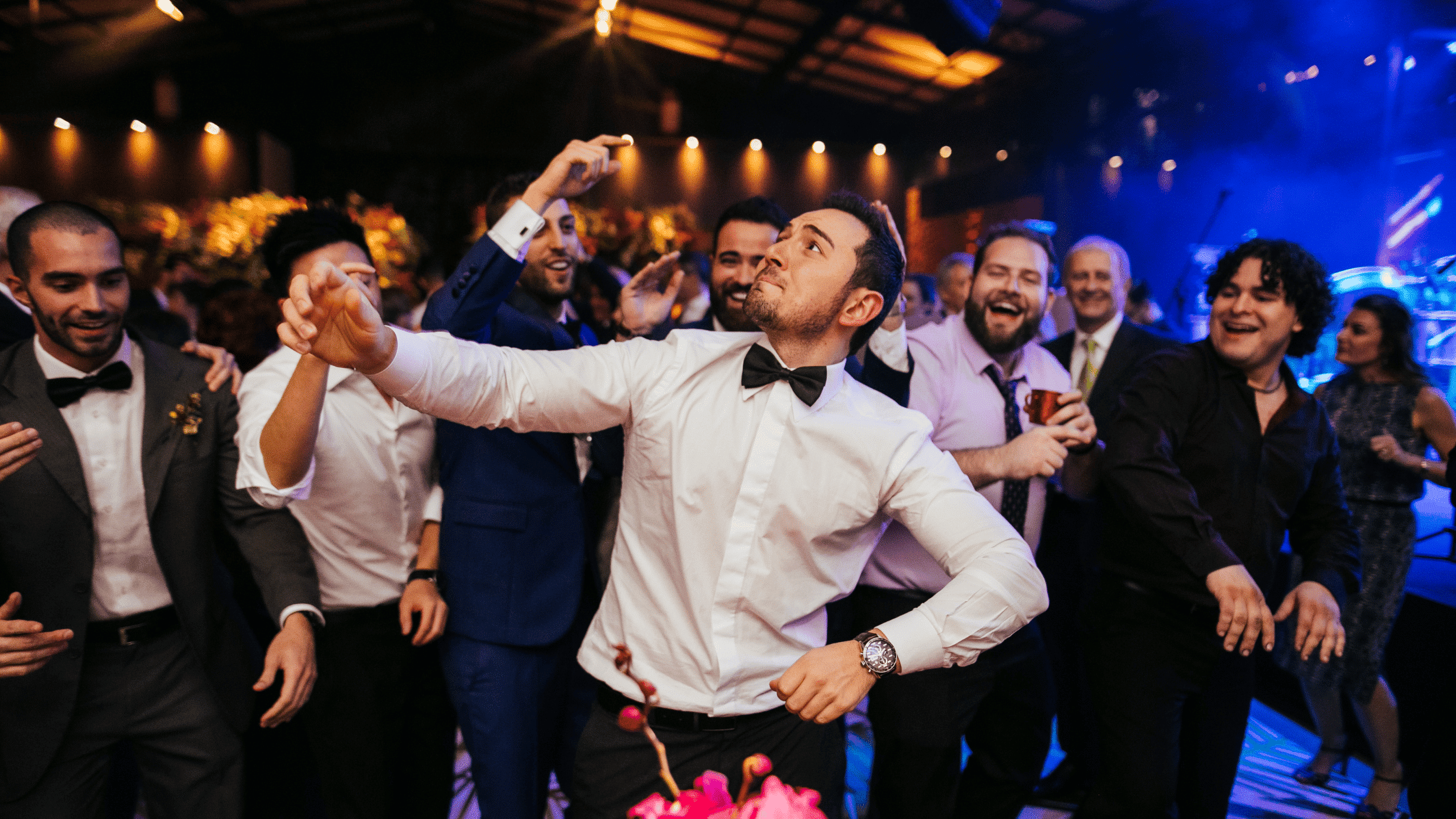 picture of people having fun at a party to represent the worst party guests