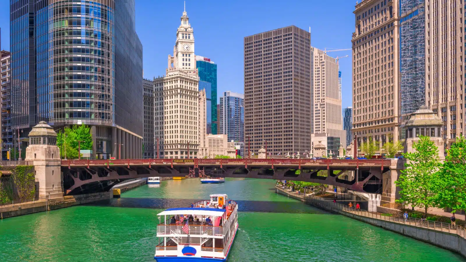 A boat tour on the Chicago River, one of the most highly rated things to do in Chicago.
