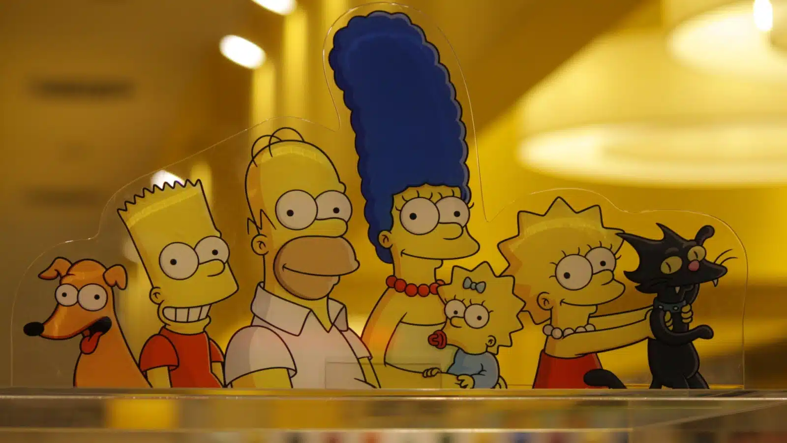 Glass etching of the Simpson's family.