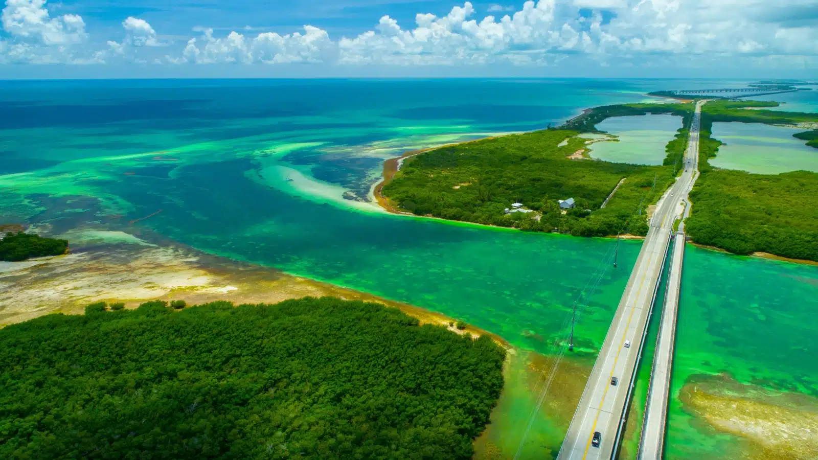 Ariel view of the highway connecting the Florida Keys.