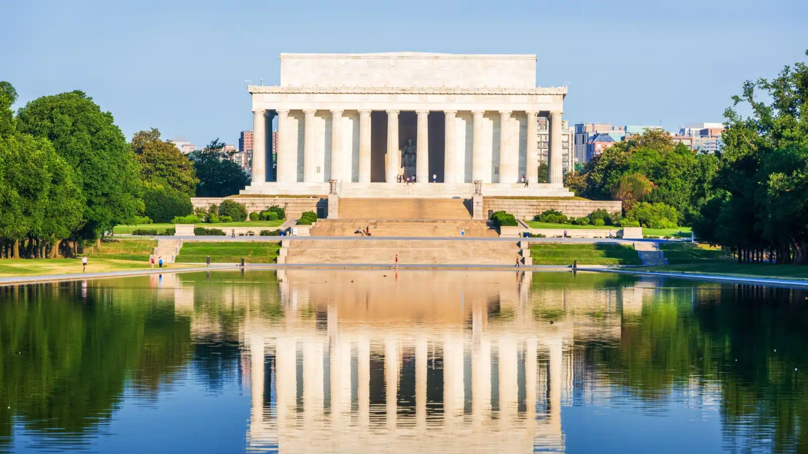 The Lincoln memorial reflected in the pool in Washington DC.