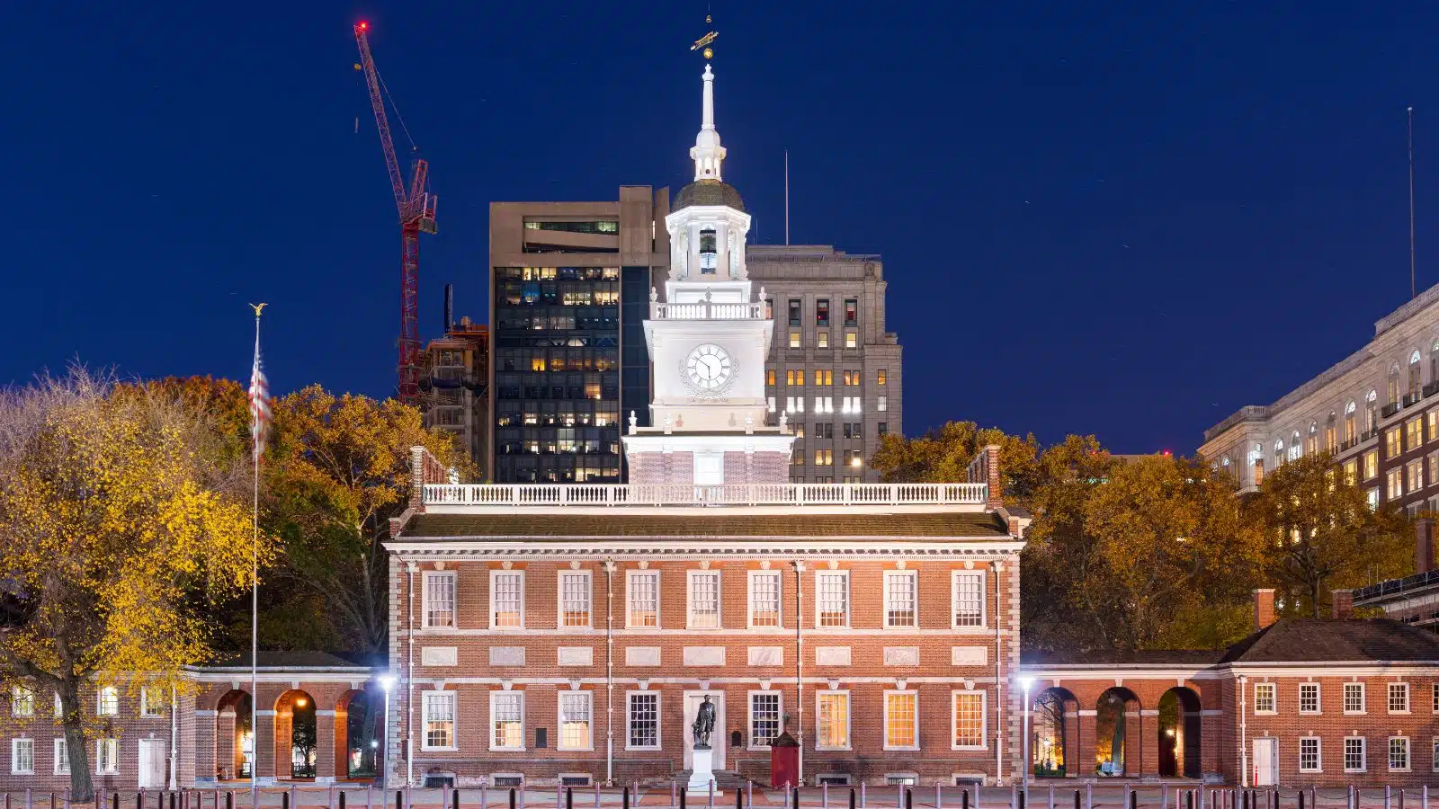 Independence Hall in Philadelphia lit up in the evening.