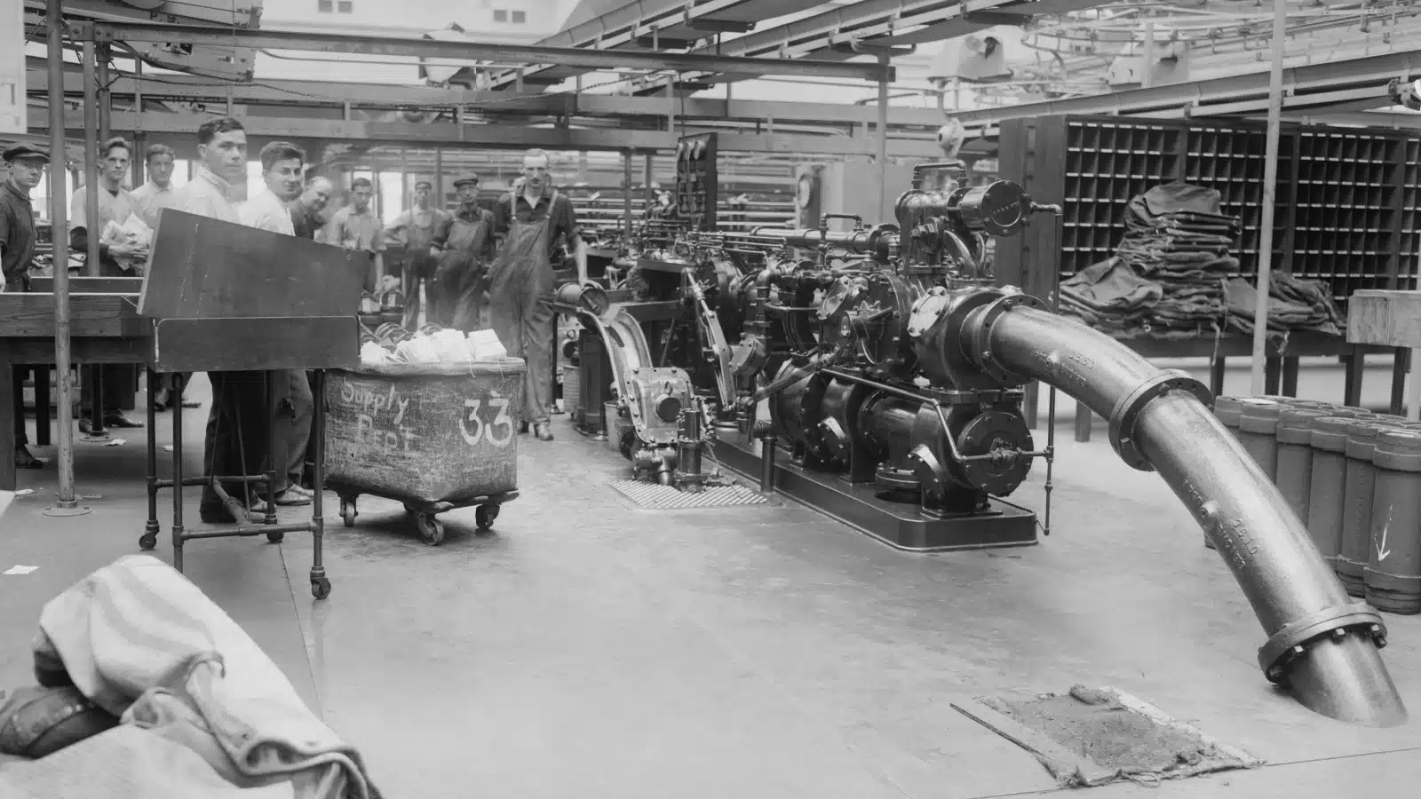 Historical photo of the pneumatic tube system at the Pennsylvania Terminal Post Office in 1915.