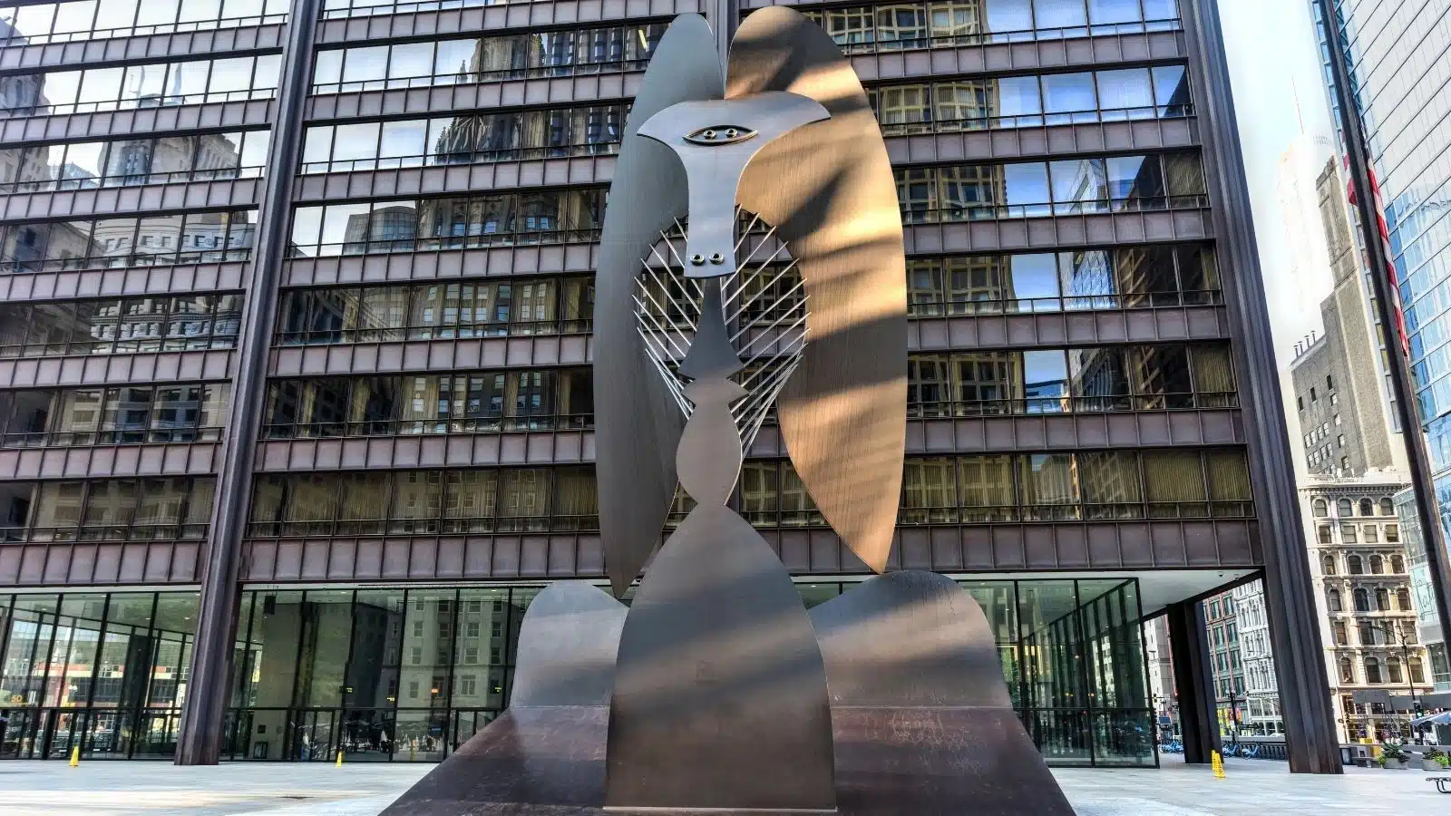 Picasso's large, untitled sculpture outside the Daley Plaza in Chicago.