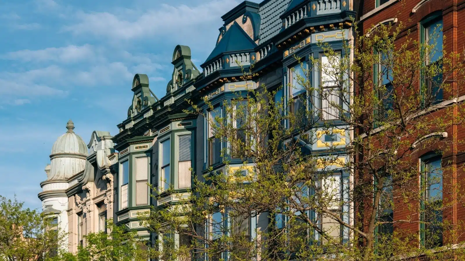 The architecture in Chicago's Lincoln Park neighborhood.