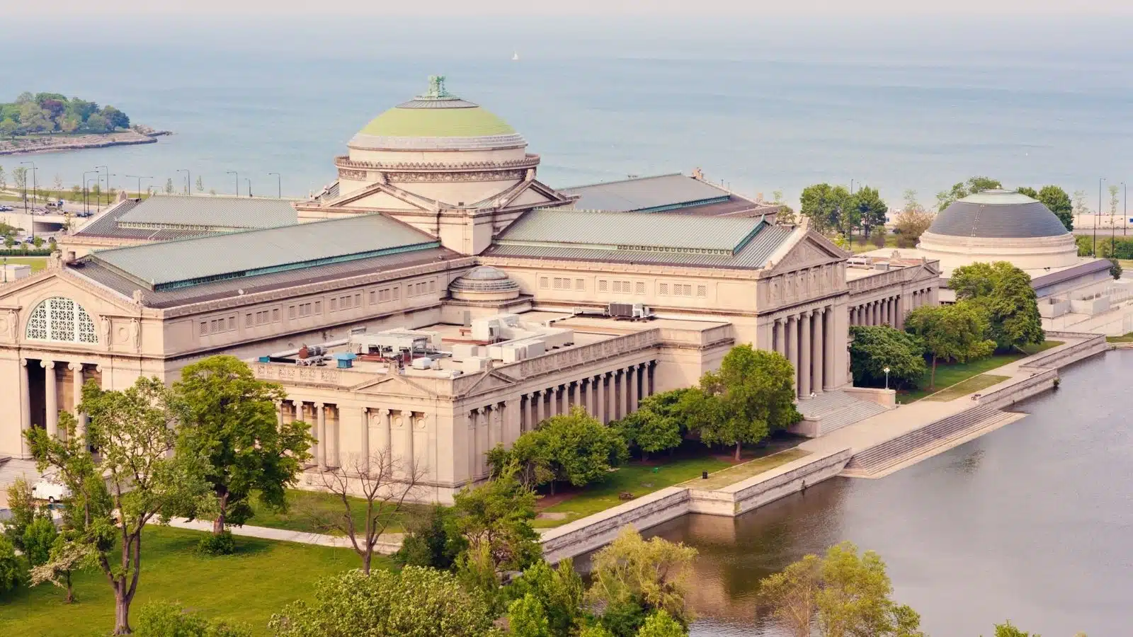 Aireal view of the Museum of Science and Industry in Chicago.