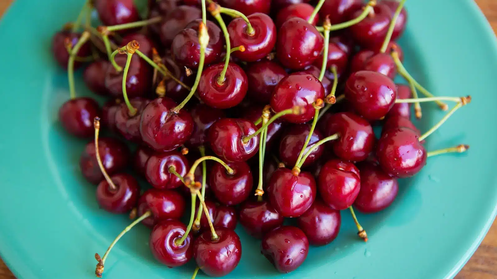 A bowl of fresh cherries.